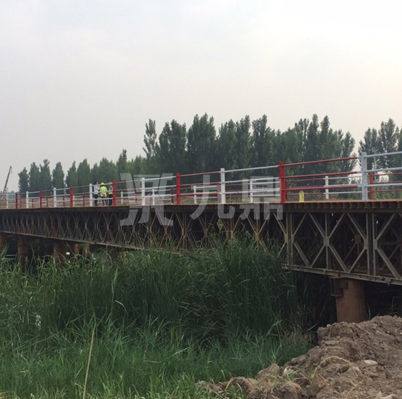 河北(bei)冀(ji)通(tong)路(lu)橋(qiao)-北京新機場至(zhi)悳(de)州高速公(gong)路施工(gong)鋼(gang)便橋