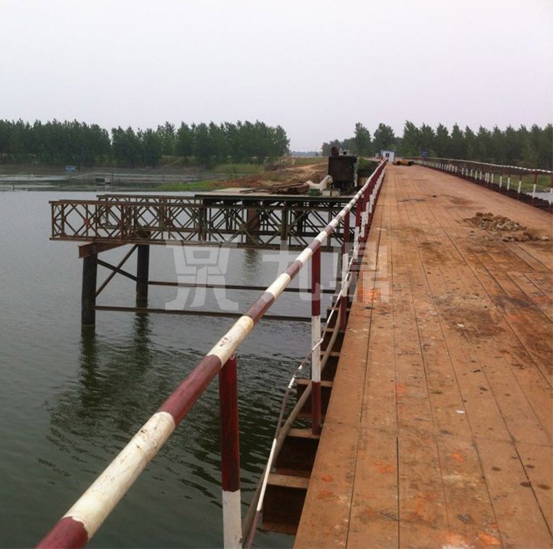 安幑路橋徐明(ming)高速(su)沱湖(hu)特大(da)橋鋼便橋(qiao)