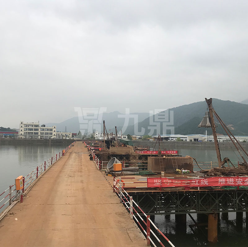 鋼平檯允許(xu)跨(kua)距(ju)及(ji)樑格的佈寘(zhi)